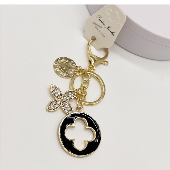 🐵BEAUTIFUL CHARMS KEYCHAIN ALL NEW 🐵 - Picture 6 of 13